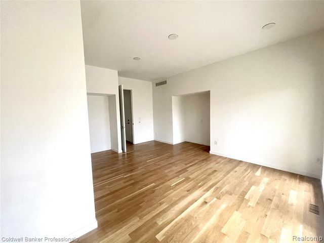 4692 W Wickford, Bloomfield Hills, MI 48302