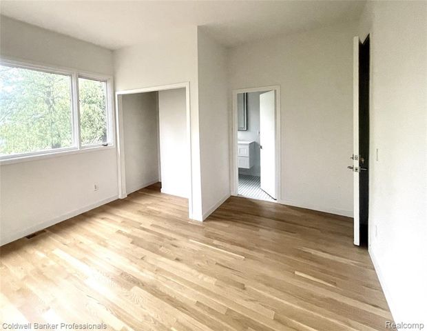 4692 W Wickford, Bloomfield Hills, MI 48302