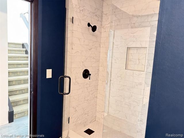 4692 W Wickford, Bloomfield Hills, MI 48302