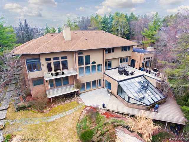 4692 W Wickford, Bloomfield Hills, MI 48302