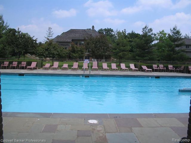 4692 W Wickford, Bloomfield Hills, MI 48302