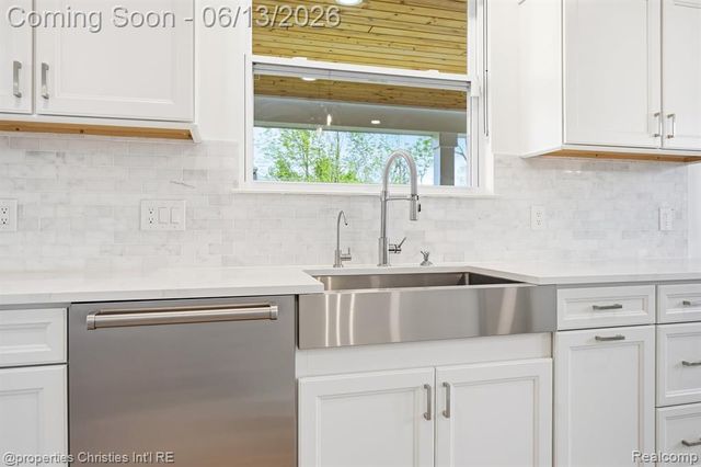 51350 Stone Meadow Court, Northville, MI 48167