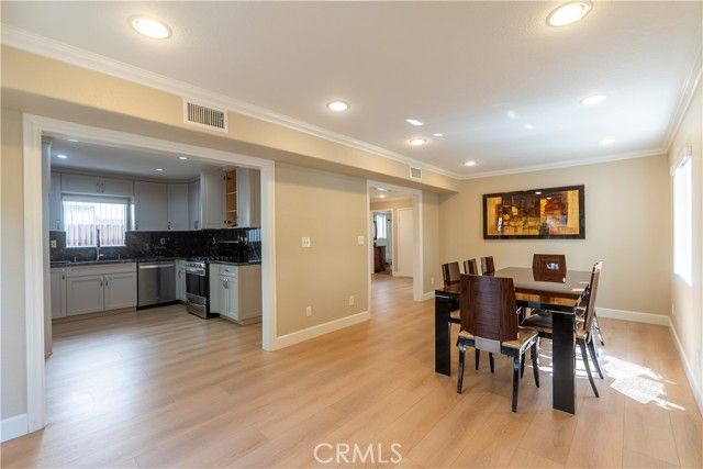 9155 Cedros 8, Panorama City (los Angeles), CA 91402