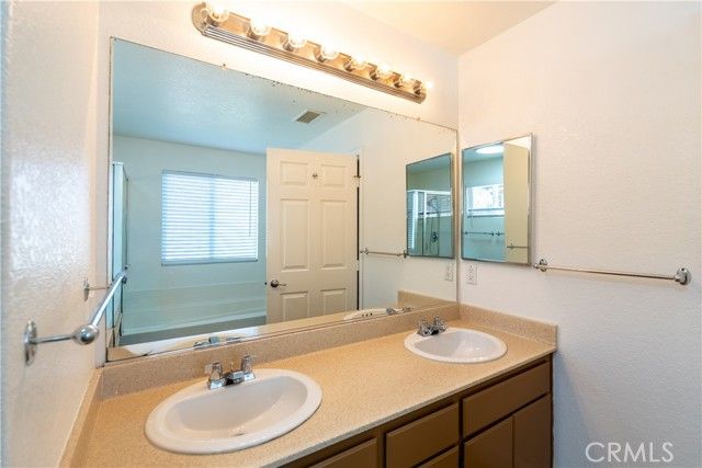 9155 Cedros 8, Panorama City (los Angeles), CA 91402