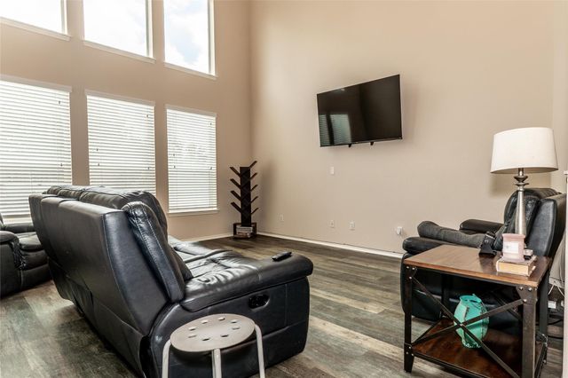 318 Hyltin ST, Hutto, TX 78634