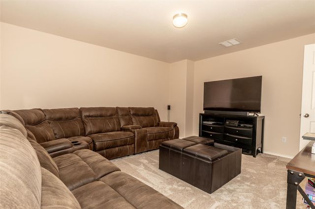 318 Hyltin ST, Hutto, TX 78634