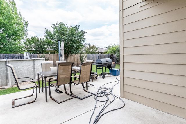318 Hyltin ST, Hutto, TX 78634