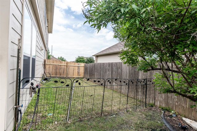 318 Hyltin ST, Hutto, TX 78634