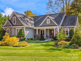 114 Linda Ann Drive, Flat Rock, NC 28731