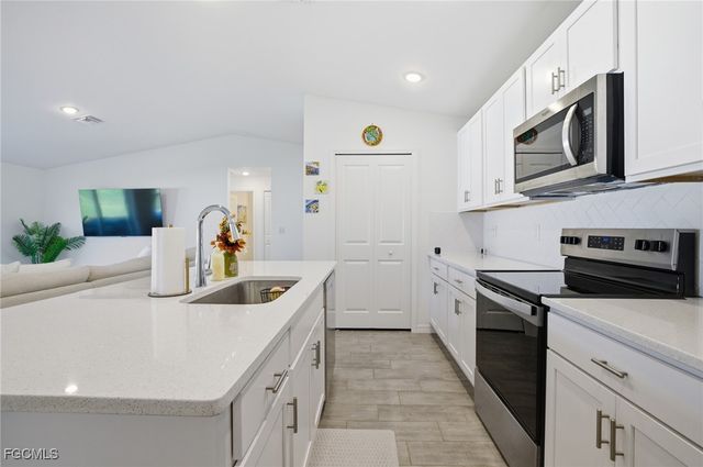 1910 NW 27th PL, Cape Coral, FL 33993