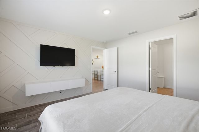 1910 NW 27th PL, Cape Coral, FL 33993