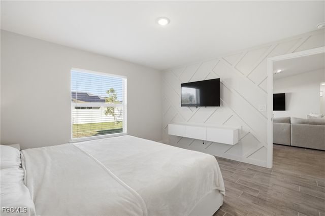 1910 NW 27th PL, Cape Coral, FL 33993