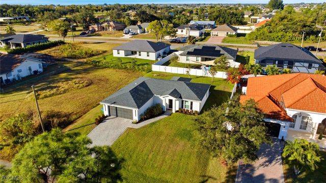 1910 NW 27th PL, Cape Coral, FL 33993