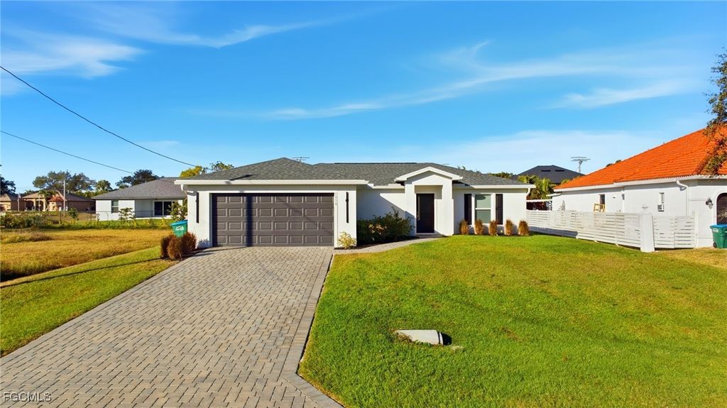 1910 NW 27th PL, Cape Coral, FL 33993