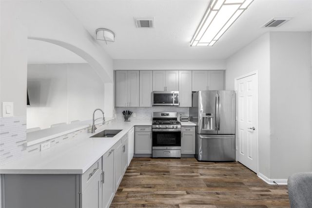 1413 Highway 146 S, La Porte, TX 77571
