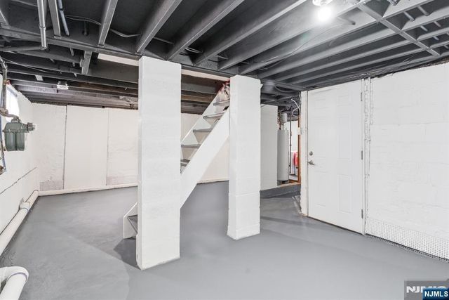 328 Hawthorne Street, Orange, NJ 07050