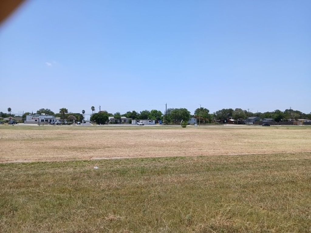 5930 Greenwood Dr, Corpus Christi, TX 78417 — exterior