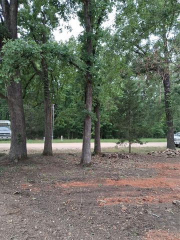 372 Daisy Drive, Livingston, TX 77351