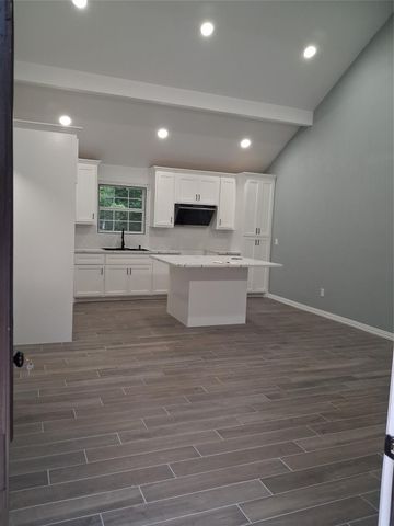 372 Daisy Drive, Livingston, TX 77351