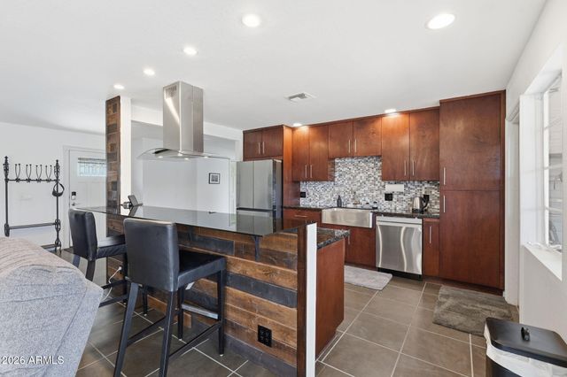 1321 E Earll Dr Drive, Phoenix, AZ 85014