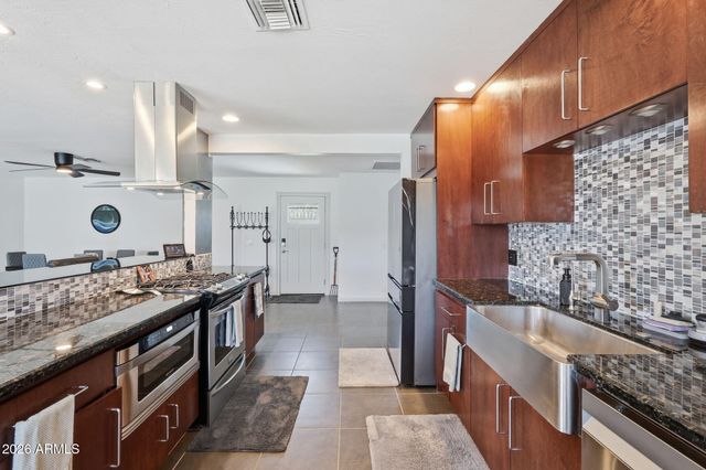 1321 E Earll Dr Drive, Phoenix, AZ 85014