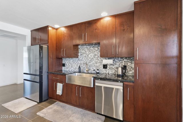 1321 E Earll Dr Drive, Phoenix, AZ 85014