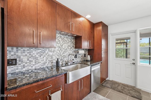 1321 E Earll Dr Drive, Phoenix, AZ 85014