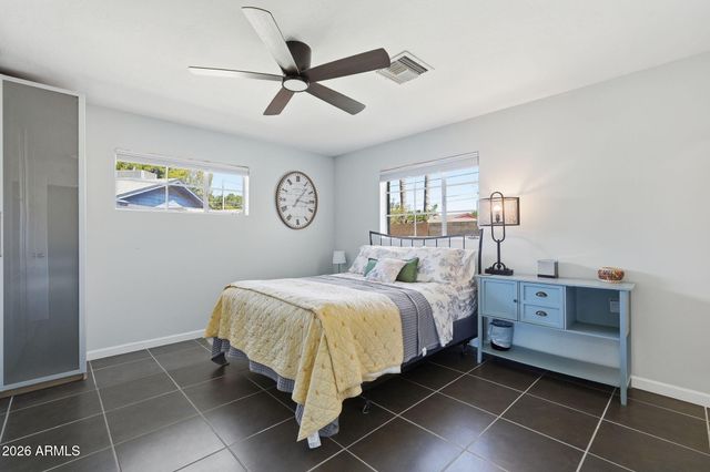 1321 E Earll Dr Drive, Phoenix, AZ 85014
