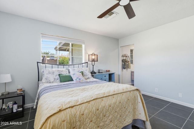 1321 E Earll Dr Drive, Phoenix, AZ 85014