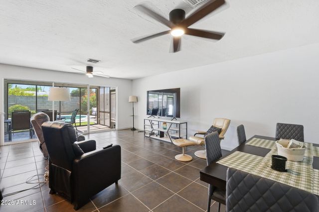 1321 E Earll Dr Drive, Phoenix, AZ 85014