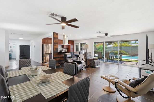 1321 E Earll Dr Drive, Phoenix, AZ 85014