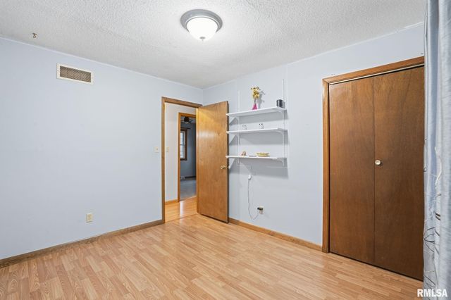 338 BENTON Street, Le Claire, IA 52753