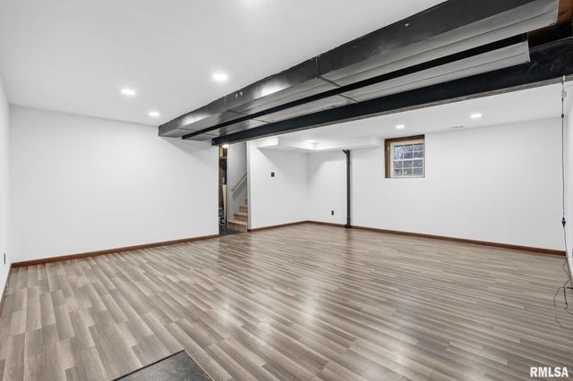 338 BENTON Street, Le Claire, IA 52753