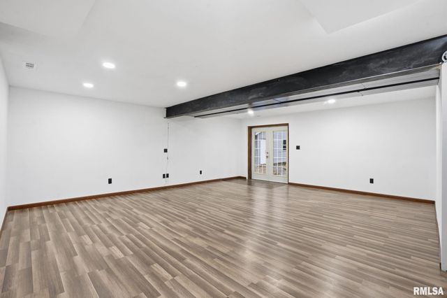 338 BENTON Street, Le Claire, IA 52753