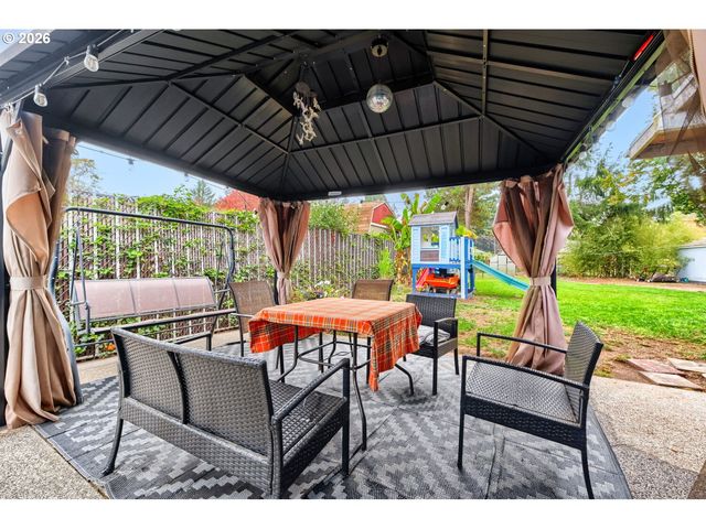 2236 Se 185TH Ave, Portland, OR 97233