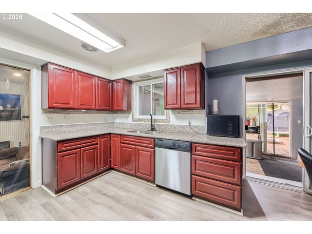 2236 Se 185TH Ave, Portland, OR 97233