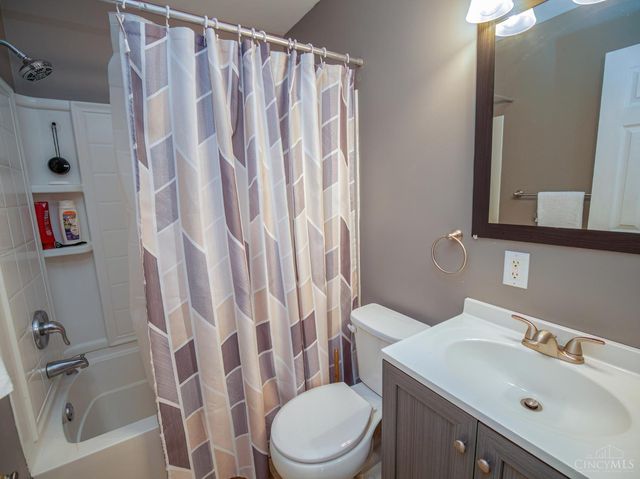 930 Chase Avenue, Hamilton, OH 45015