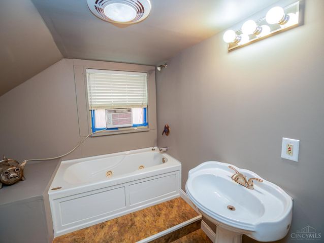 930 Chase Avenue, Hamilton, OH 45015