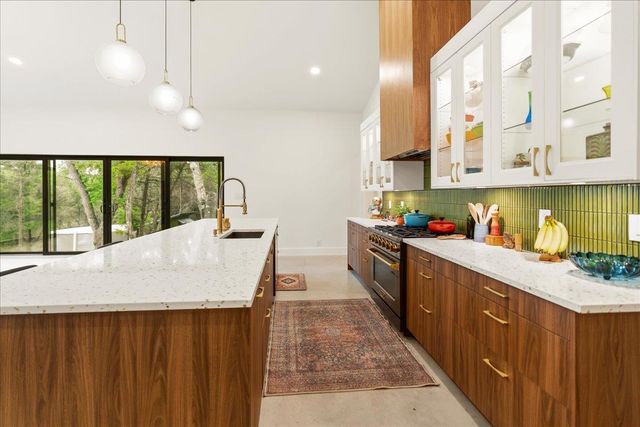 1550 Montell RD, Wimberley, TX 78676