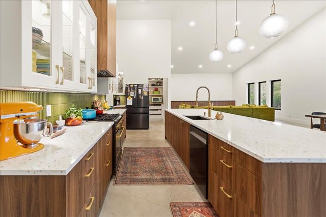 1550 Montell RD, Wimberley, TX 78676