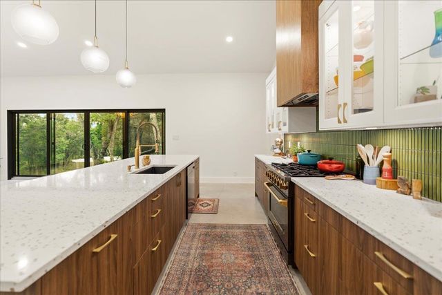 1550 Montell RD, Wimberley, TX 78676
