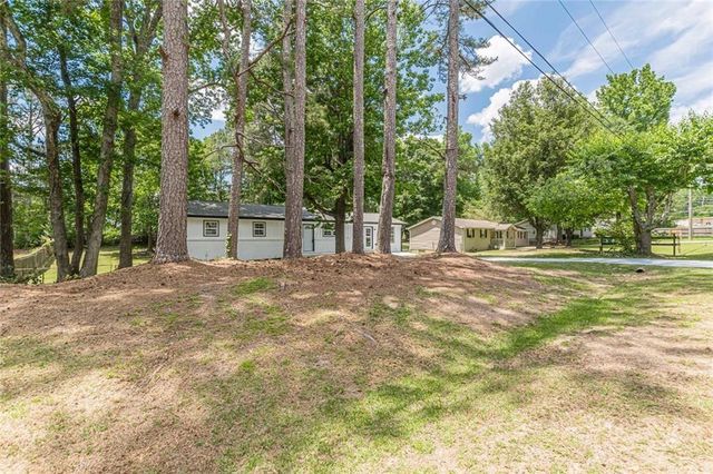 8591 Chestnut Lane, Lithia Springs, GA 30122