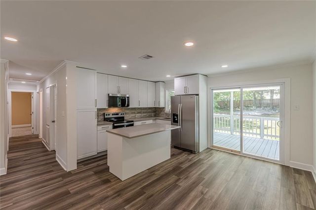 8591 Chestnut Lane, Lithia Springs, GA 30122