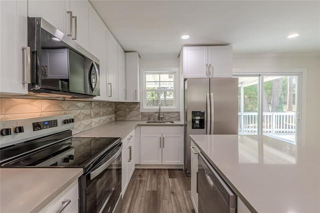 8591 Chestnut Lane, Lithia Springs, GA 30122