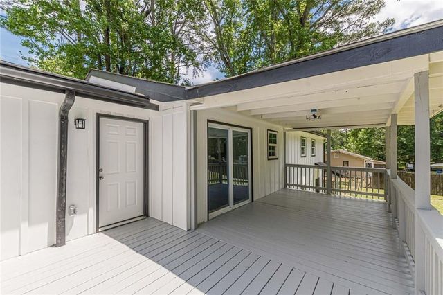 8591 Chestnut Lane, Lithia Springs, GA 30122