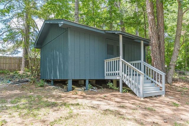 8591 Chestnut Lane, Lithia Springs, GA 30122