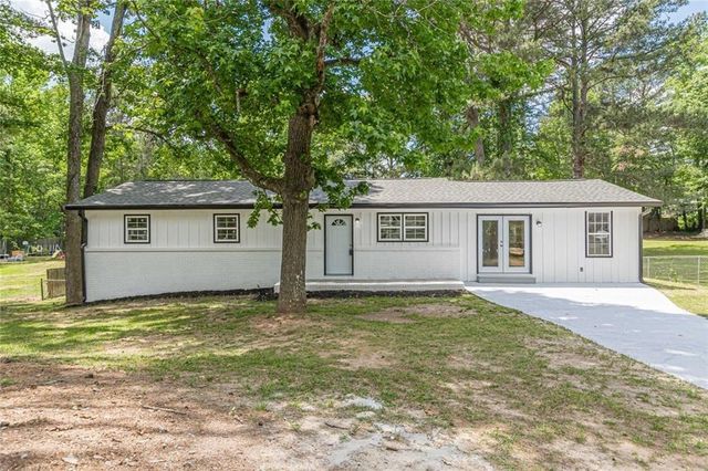 8591 Chestnut Lane, Lithia Springs, GA 30122