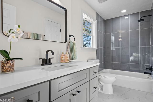 925 Majesty Lane, Morrow, GA 30260