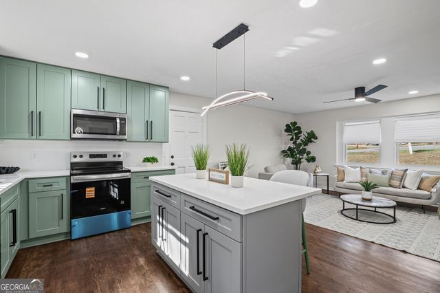 925 Majesty Lane, Morrow, GA 30260