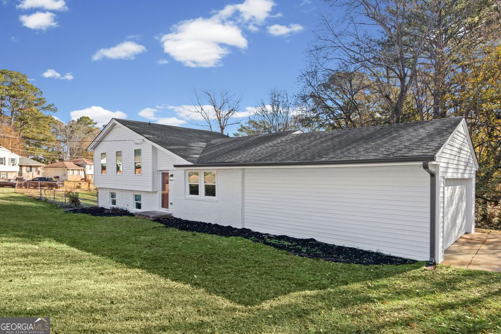 925 Majesty Lane, Morrow, GA 30260